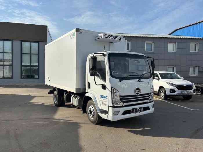 грузовик Daewoo с краном