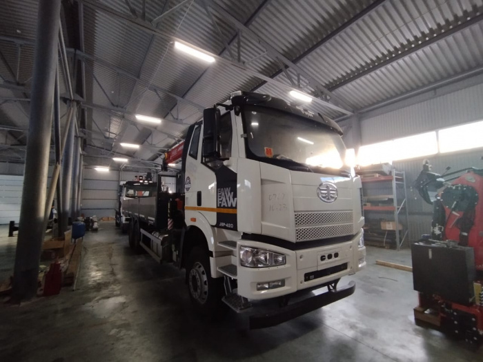 FAW J6P CA3250 6x4 КМУ FASSI XR 716