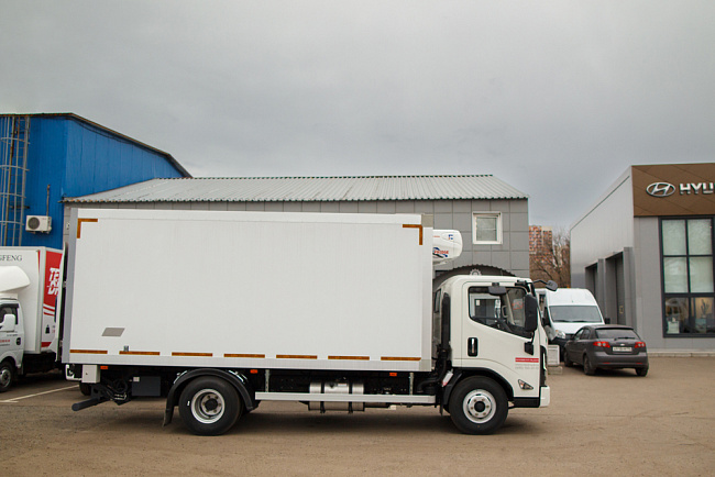AMBERTRUCK Джи Эм (JM) 93M Рефрижератор с гидробортом
