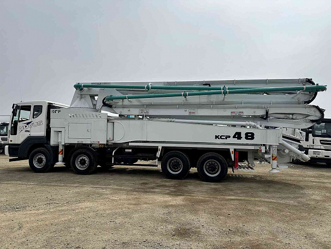 Daewoo Novus CR7D8 Автобетононасос KCP 48ZX170