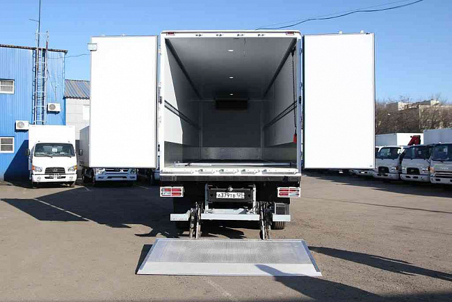 DAEWOO NOVUS 8x4