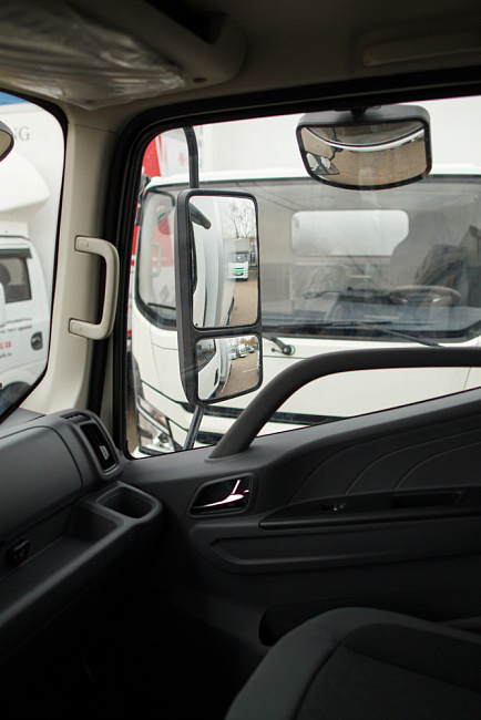 AMBERTRUCK Джи Эм (JM) 93M Рефрижератор с гидробортом