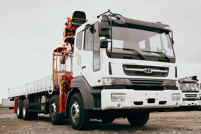 DAEWOO NOVUS 8x4