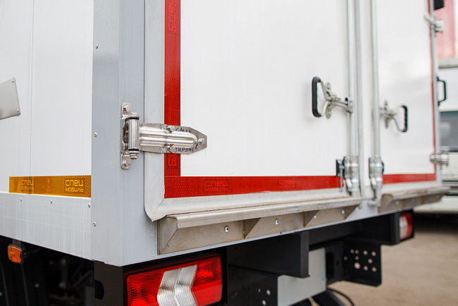 AMBERTRUCK Джи Эм (JM) 93M Рефрижератор с гидробортом