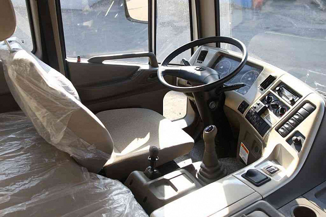 DAEWOO NOVUS 8x4