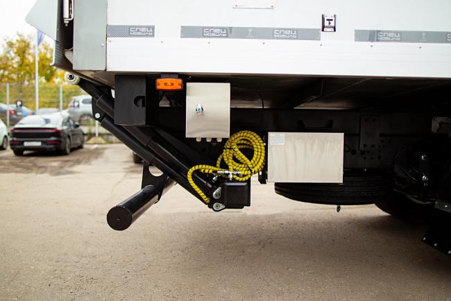 AMBERTRUCK Джи Эм (JM) 93M Изотермический с гидробортом