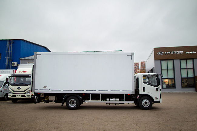 AMBERTRUCK Джи Эм (JM) 93M Изотермический с гидробортом