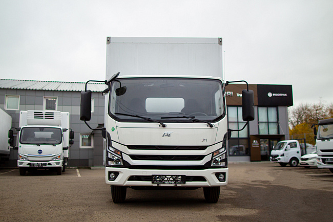 AMBERTRUCK Джи Эм (JM) 93M Изотермический с гидробортом