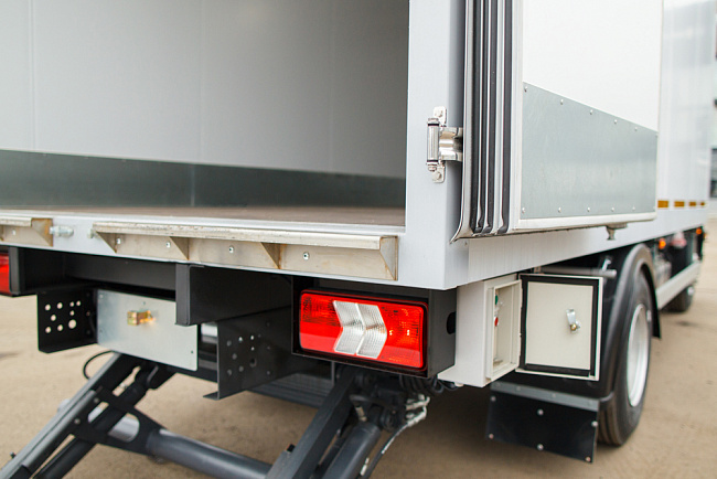 AMBERTRUCK Джи Эм (JM) 93M Рефрижератор с гидробортом
