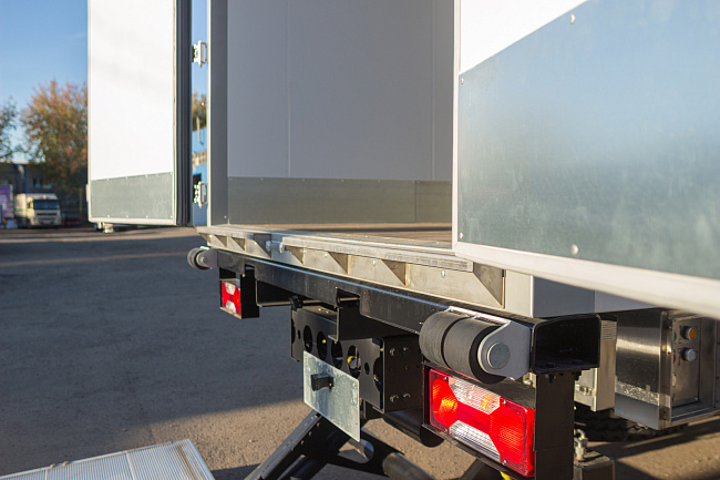 AMBERTRUCK Эс Эм (SM) 120 Рефрижератор с гидробортом