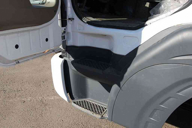 DAEWOO NOVUS 8x4
