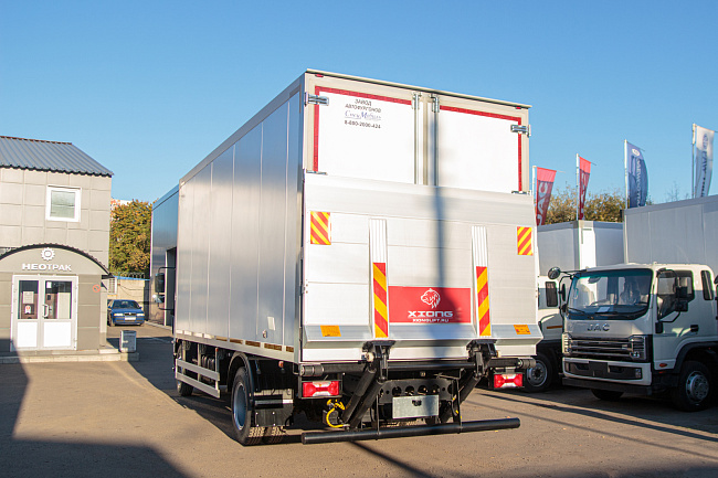 AMBERTRUCK Эс Эм (SM) 120 Рефрижератор с гидробортом