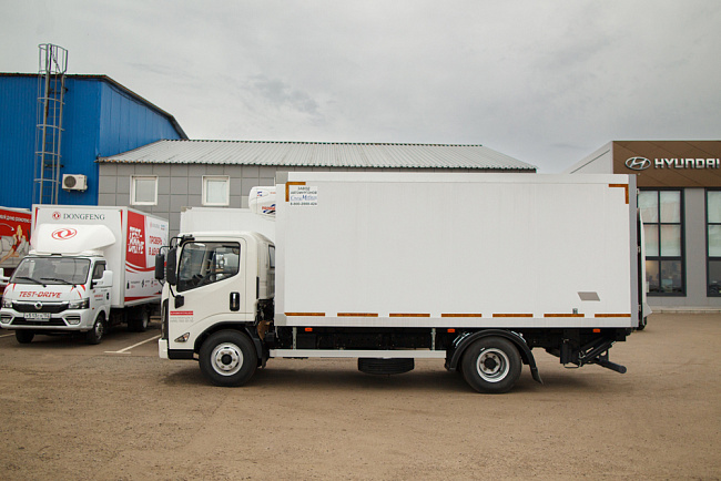 AMBERTRUCK Джи Эм (JM) 93M Рефрижератор с гидробортом