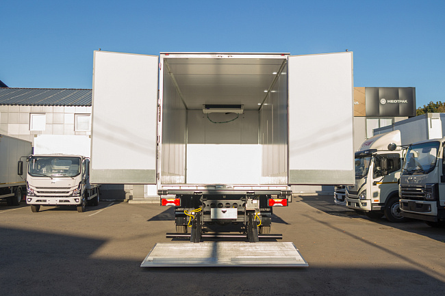 AMBERTRUCK Эс Эм (SM) 120 Рефрижератор с гидробортом
