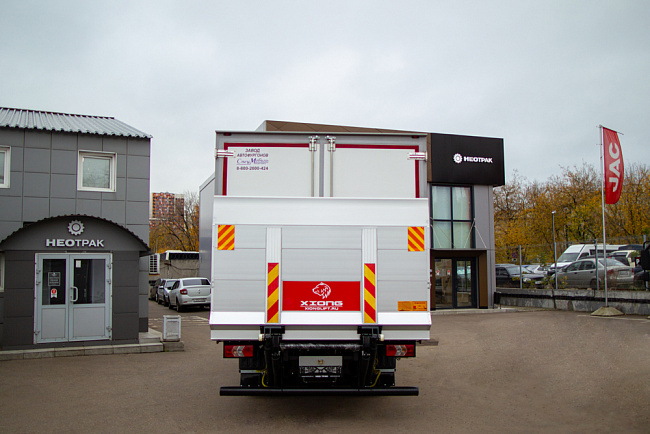 AMBERTRUCK Джи Эм (JM) 93M Изотермический с гидробортом